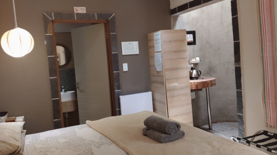 Commercial Property for Sale in Remhoogte AH North West